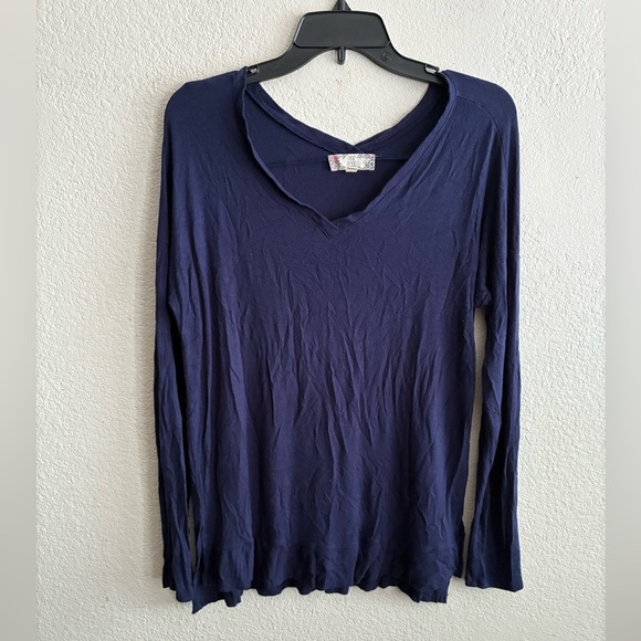 💥Pink Rose Navy Blue Long Sleeve Tee M - Picture 2 of 10